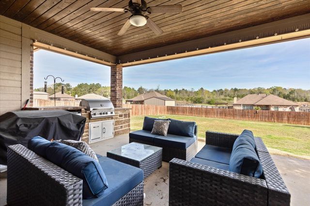 165 Highland Blvd, Hallsville, TX 75650