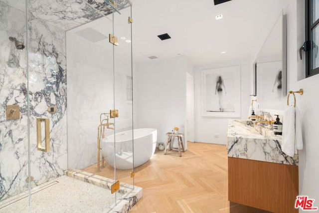 719 San Lorenzo Street, Santa Monica, CA 90402