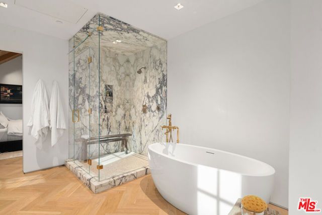 719 San Lorenzo Street, Santa Monica, CA 90402