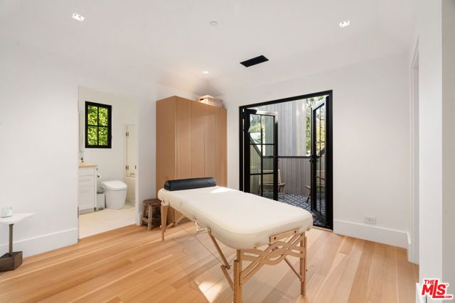 719 San Lorenzo Street, Santa Monica, CA 90402