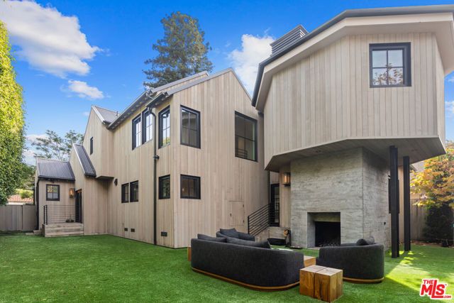 719 San Lorenzo Street, Santa Monica, CA 90402