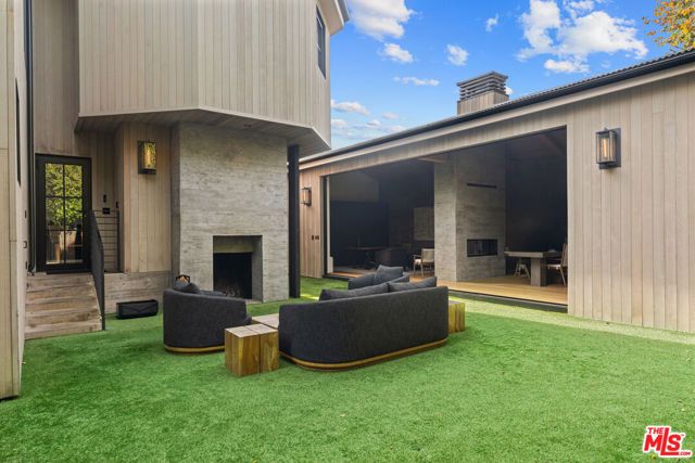 719 San Lorenzo Street, Santa Monica, CA 90402