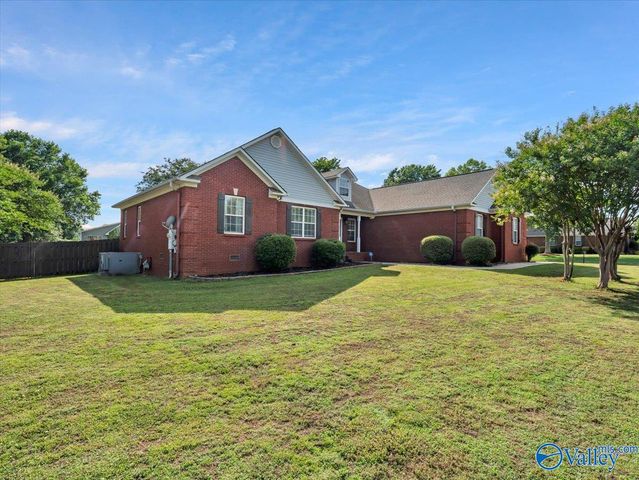 100 Bridle Bend Court, Huntsville, AL 35811