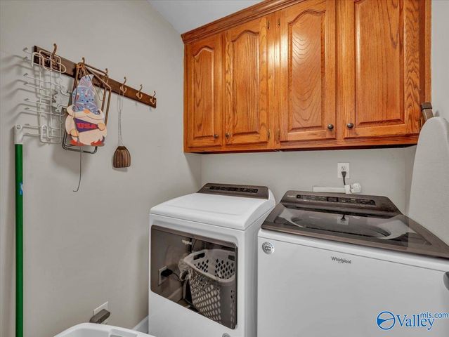 100 Bridle Bend Court, Huntsville, AL 35811
