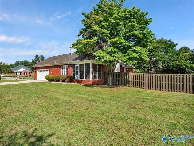 100 Bridle Bend Court, Huntsville, AL 35811