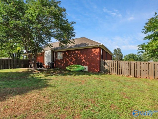 100 Bridle Bend Court, Huntsville, AL 35811