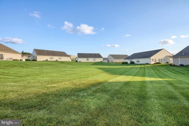 657 KYLE RD, York, PA 17404