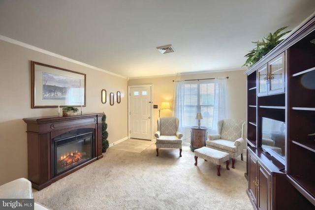 657 KYLE RD, York, PA 17404