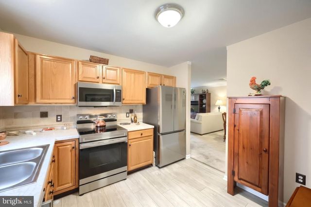 657 KYLE RD, York, PA 17404