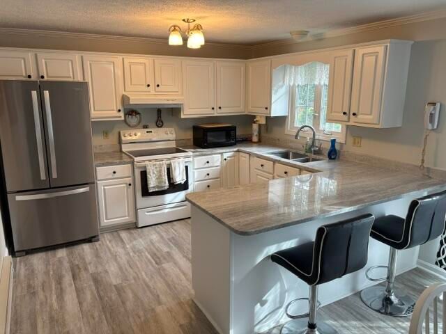 567 Main Street, Mashpee, MA 02649