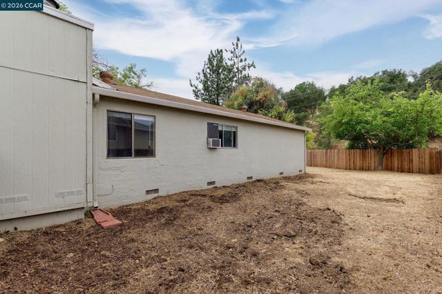 5074 Black Oak Rd, Concord, CA 94521
