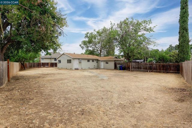 5074 Black Oak Rd, Concord, CA 94521