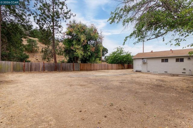 5074 Black Oak Rd, Concord, CA 94521