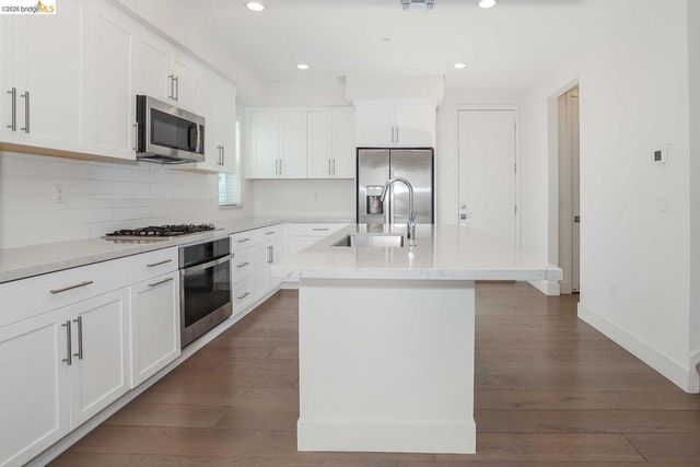 61101 Via Vicenza, San Ramon, CA 94583