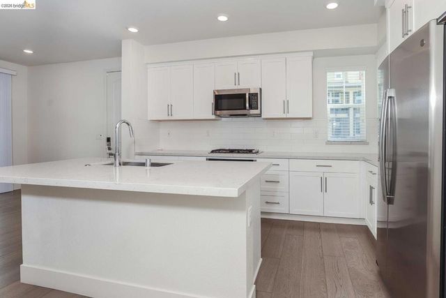 61101 Via Vicenza, San Ramon, CA 94583