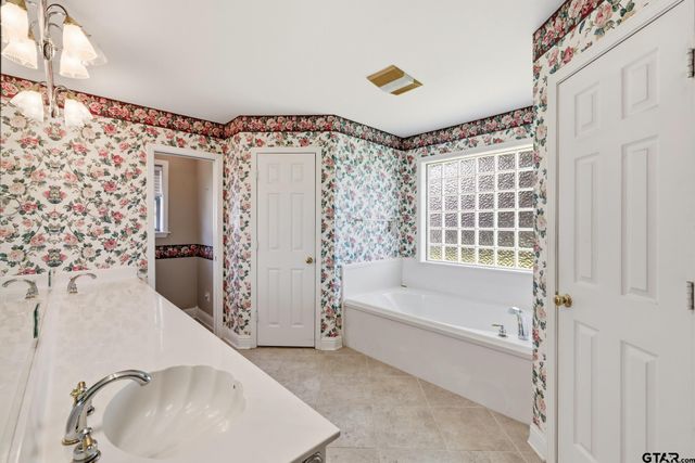3105 Rouncival Dr., Longview, TX 75605