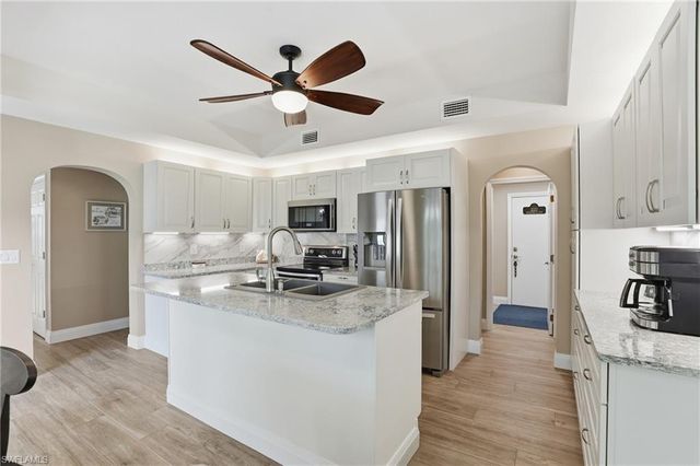 8380 Aqua Cove LN, North Fort Myers, FL 33903