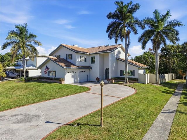 8380 Aqua Cove LN, North Fort Myers, FL 33903