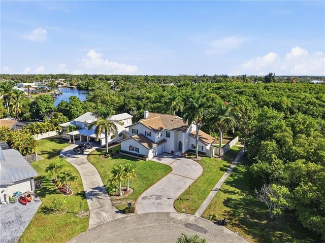 8380 Aqua Cove LN, North Fort Myers, FL 33903