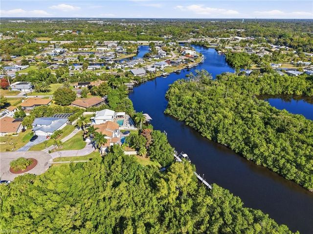 8380 Aqua Cove LN, North Fort Myers, FL 33903