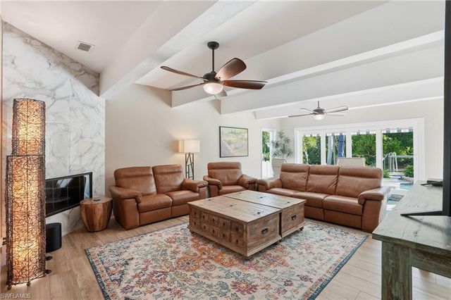 8380 Aqua Cove LN, North Fort Myers, FL 33903