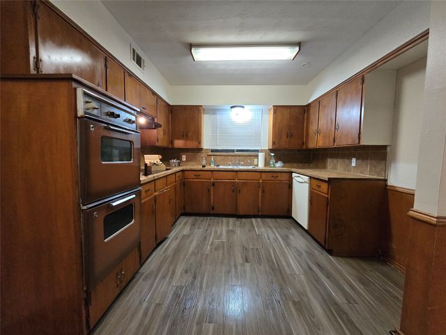 648 Penguin Drive, Dallas, TX 75241