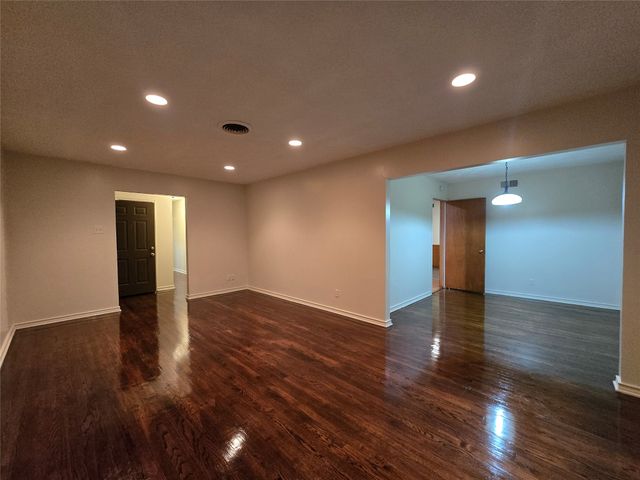 648 Penguin Drive, Dallas, TX 75241