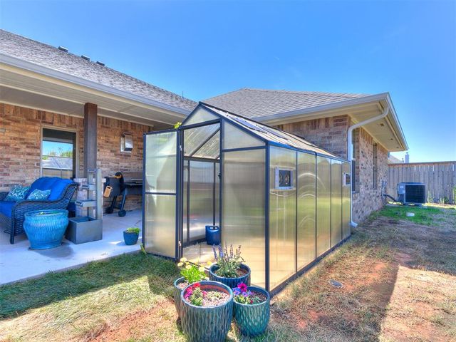 12413 SW 30th Street, Yukon, OK 73099