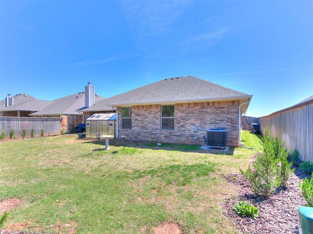 12413 SW 30th Street, Yukon, OK 73099