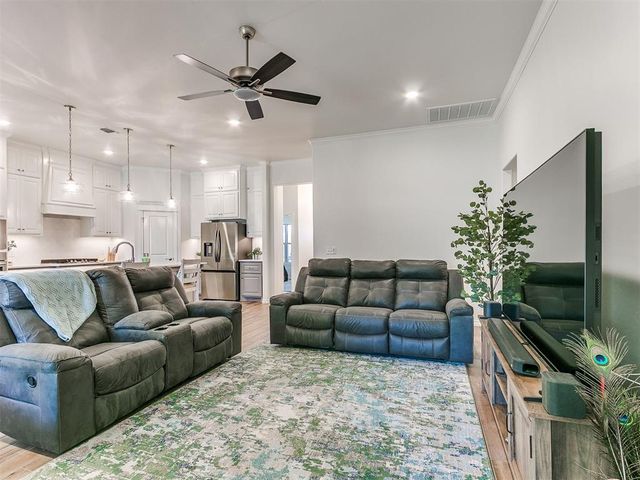 12413 SW 30th Street, Yukon, OK 73099