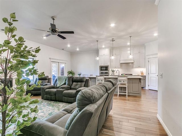 12413 SW 30th Street, Yukon, OK 73099