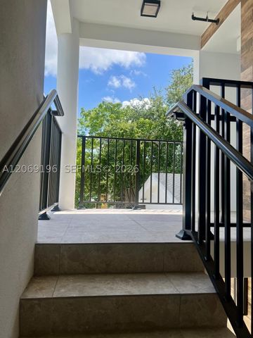 1860 NW 19th St 201, Miami, FL 33125