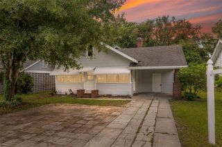 450 AVENUE B NE, Winter Haven, FL 33881