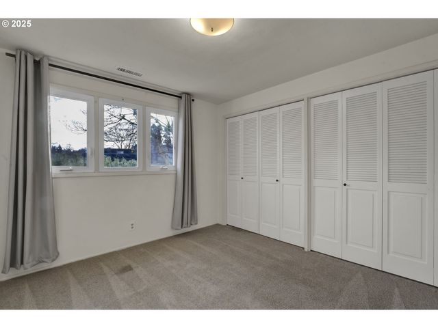 2140 TABOR St, Eugene, OR 97401