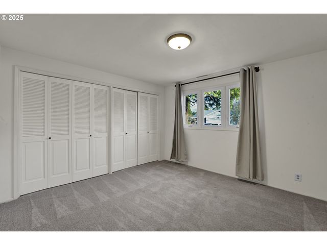 2140 TABOR St, Eugene, OR 97401