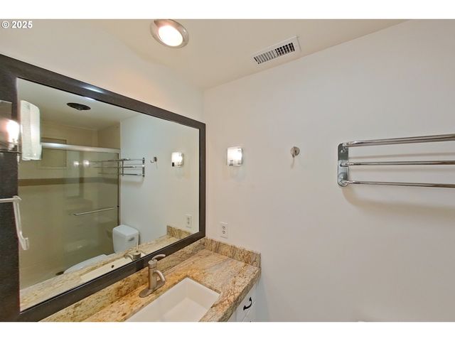 2140 TABOR St, Eugene, OR 97401