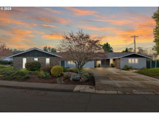 2140 TABOR St, Eugene, OR 97401