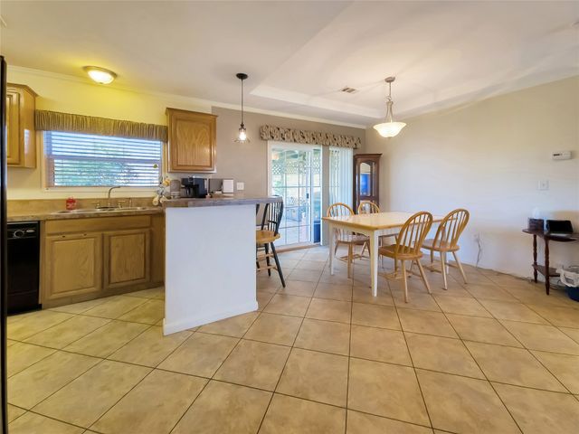 210 N Avenue B, Knox City, TX 79529