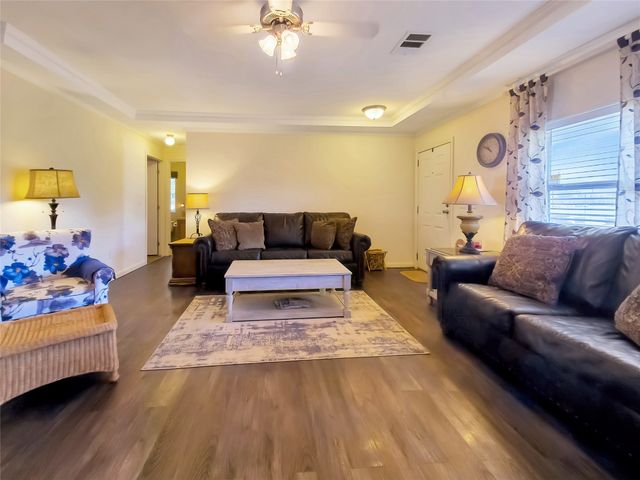 210 N Avenue B, Knox City, TX 79529