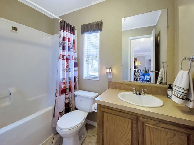 210 N Avenue B, Knox City, TX 79529