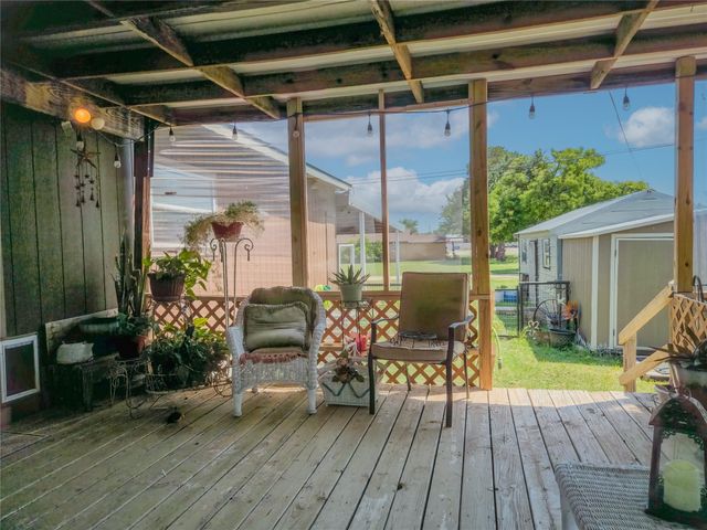 210 N Avenue B, Knox City, TX 79529