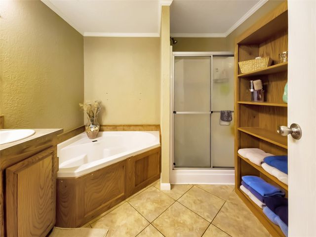 210 N Avenue B, Knox City, TX 79529