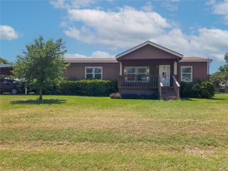 210 N Avenue B, Knox City, TX 79529