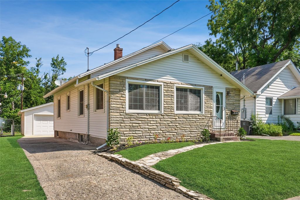 2608 Capitol Avenue, Des Moines, IA 50317