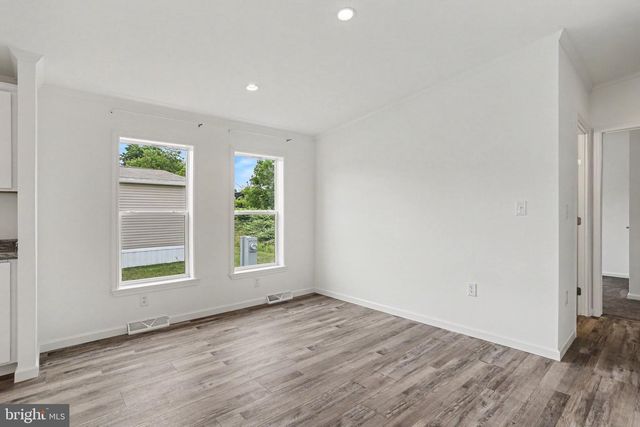 20 EVERGREEN ALY, Palmyra, PA 17078