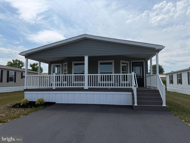 20 EVERGREEN ALY, Palmyra, PA 17078