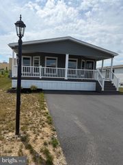 20 EVERGREEN ALY, Palmyra, PA 17078