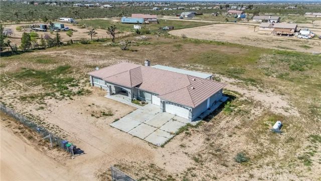 7576 Sunset, Phelan, CA 92371