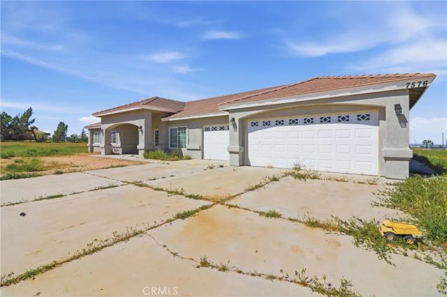 7576 Sunset, Phelan, CA 92371