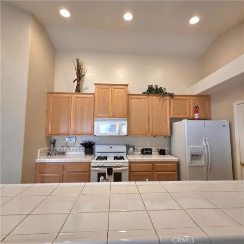 13640 Summit View Street, Hesperia, CA 92344